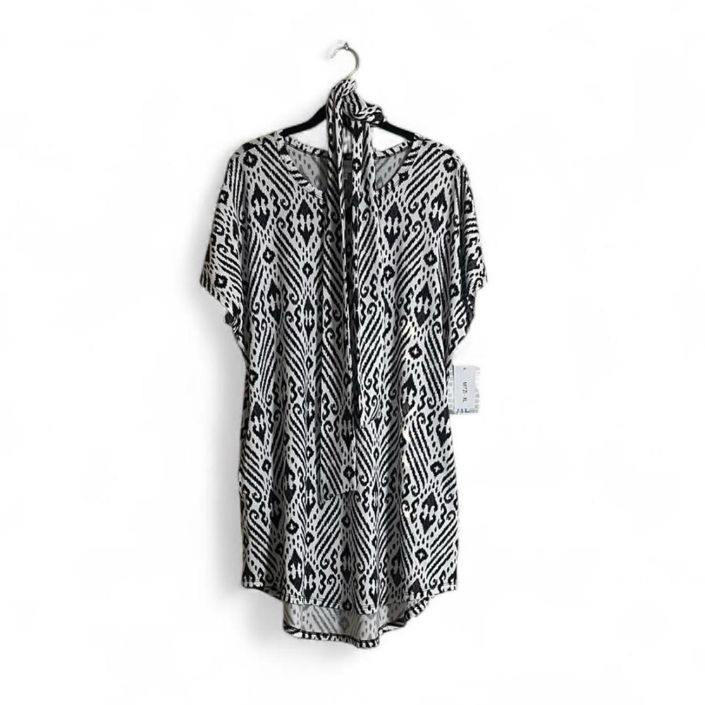 LuLaRoe Dress/Tunic Sz XL Mitzi Black/White Geometric Patterned Dolman Sleeves